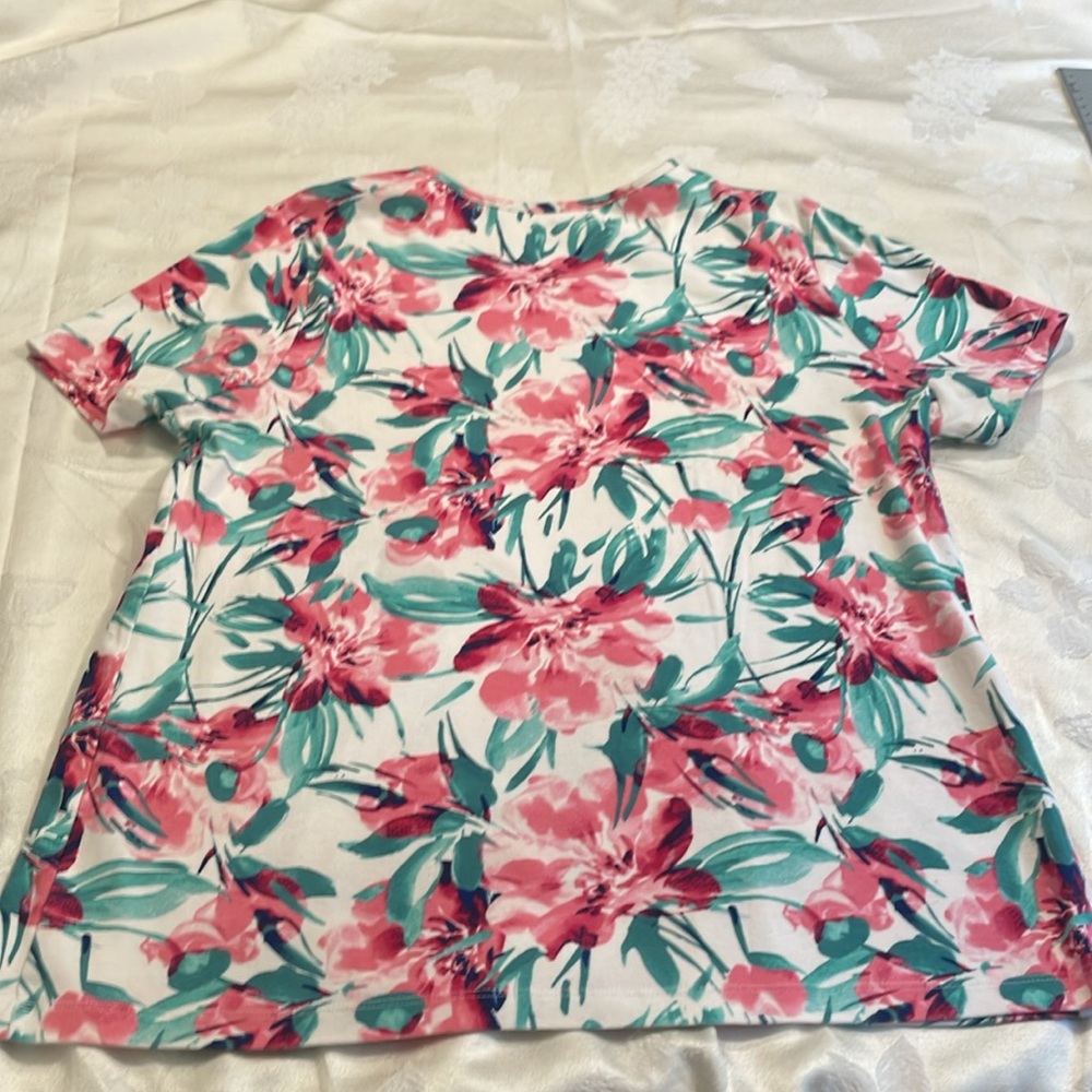 White Stag XL Cotton Pink and Green Short Sleeve T-Shirt Vintage but Like New - Picture 8 of 9